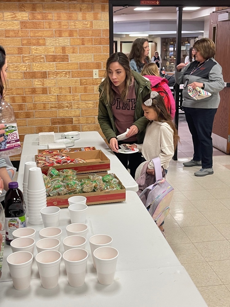 Muffins with Moms was a great success! Thank you PTO!